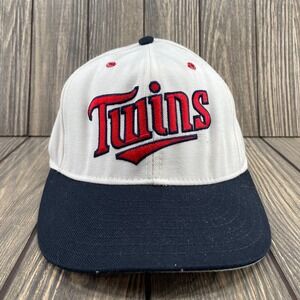 Vintage Minnesota Twins Fitted Hat Pro Line Size 7 1/2 White Red Made In USA 90s